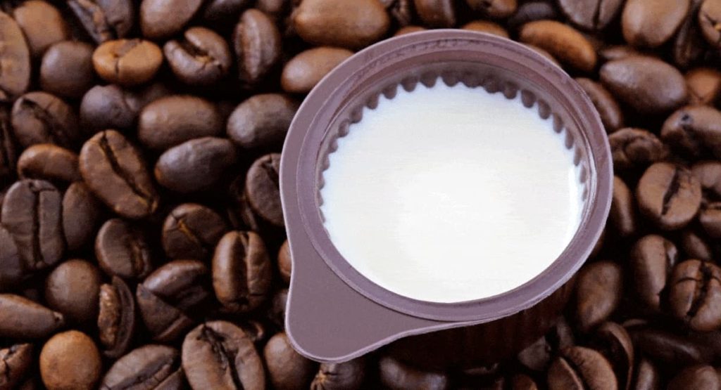 Coffee-Creamer-vs.-Milk